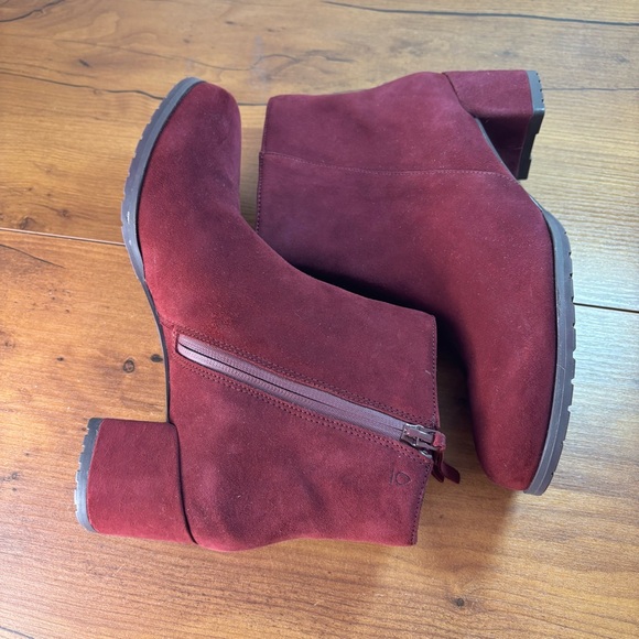 Naturalizer Bay Waterproof Bootie Boots in Cabernet Sauvignon Suede Size 8.5 - Picture 7 of 8